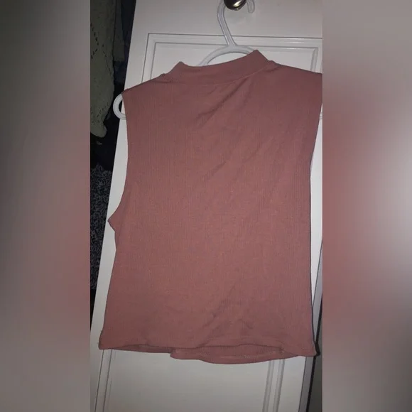 Top - Picture 2 of 2